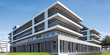 Robert-Bosch-Krankenhaus — 3.000 m² Zementestrich auf Ausgleichdämmung